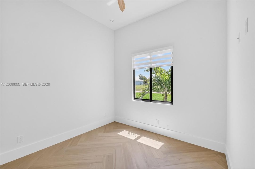 For Sale: $610,000 (4 beds, 3 baths, 1735 Square Feet)
