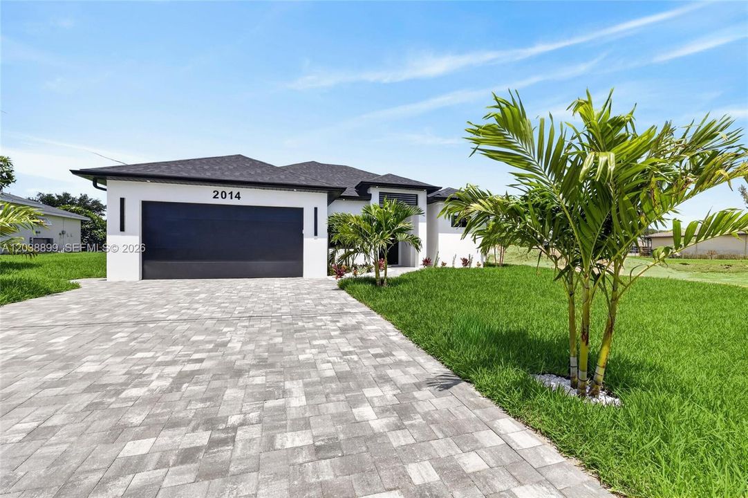 For Sale: $610,000 (4 beds, 3 baths, 1735 Square Feet)