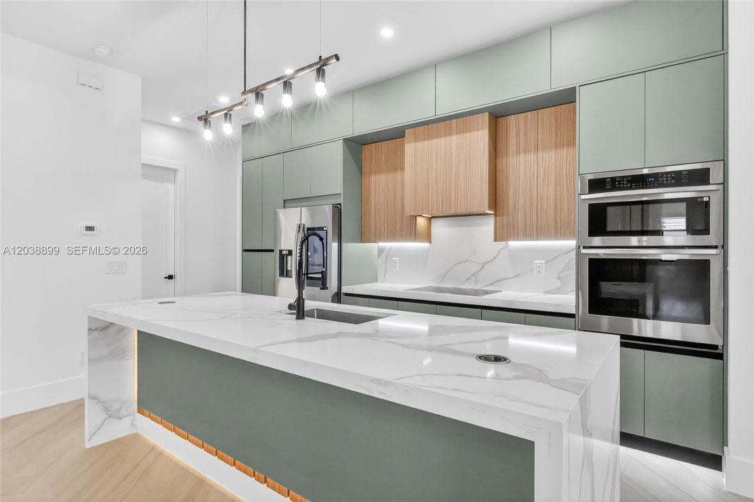 For Sale: $610,000 (4 beds, 3 baths, 1735 Square Feet)