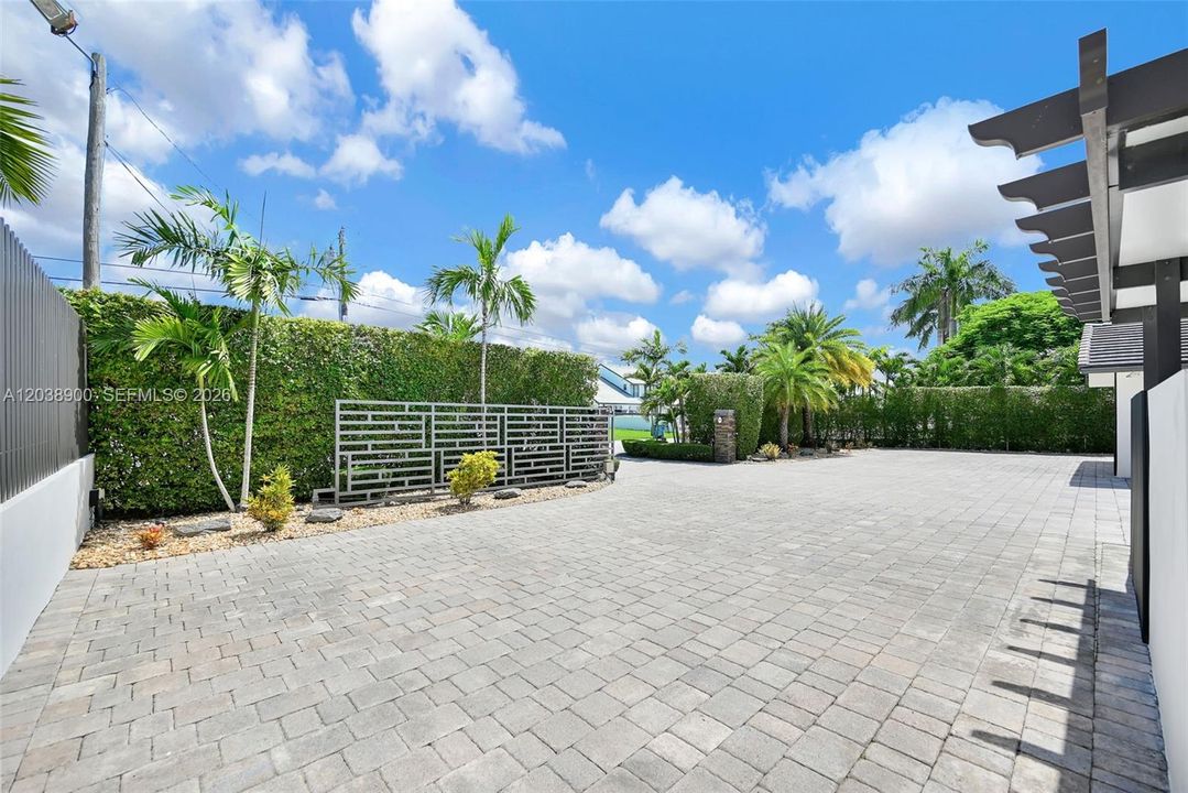 Parking/driveway