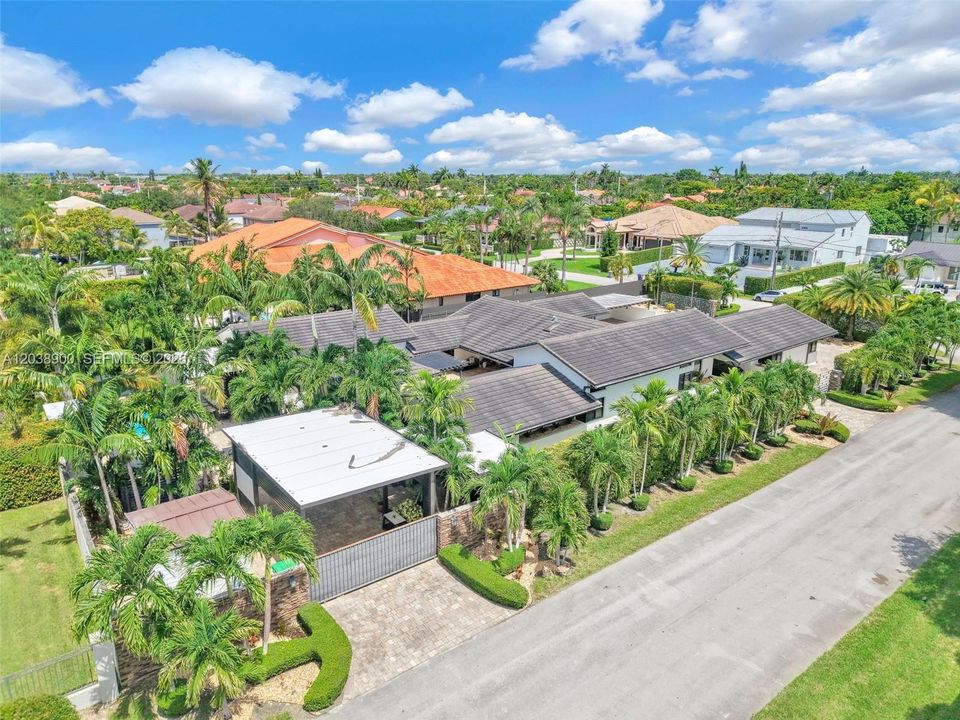 На продажу: $1,995,000 (4 спален, 3 ванн, 3907 Квадратных фут)