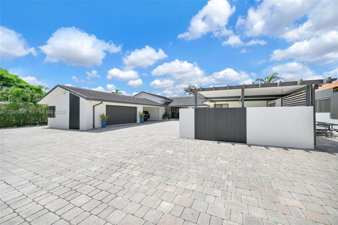 На продажу: $1,995,000 (4 спален, 3 ванн, 3907 Квадратных фут)