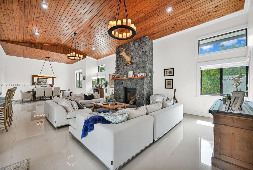 На продажу: $1,995,000 (4 спален, 3 ванн, 3907 Квадратных фут)