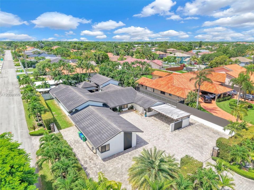 На продажу: $1,995,000 (4 спален, 3 ванн, 3907 Квадратных фут)