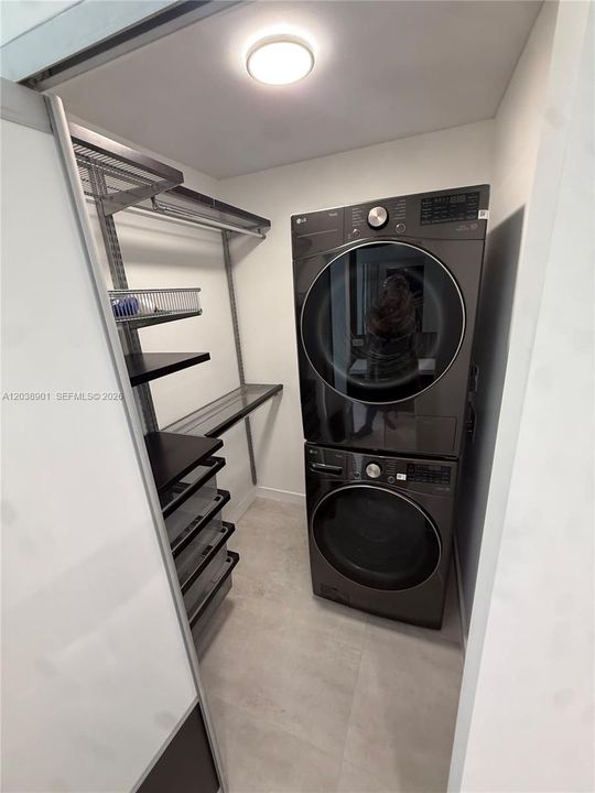 Activo con contrato: $7,000 (2 camas, 2 baños, 1324 Pies cuadrados)