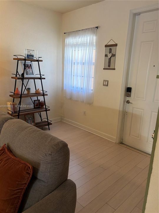 En Renta: $2,700 (3 camas, 2 baños, 1512 Pies cuadrados)