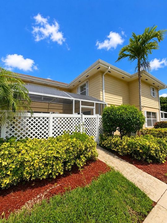 En Venta: $315,000 (2 camas, 2 baños, 0 Pies cuadrados)
