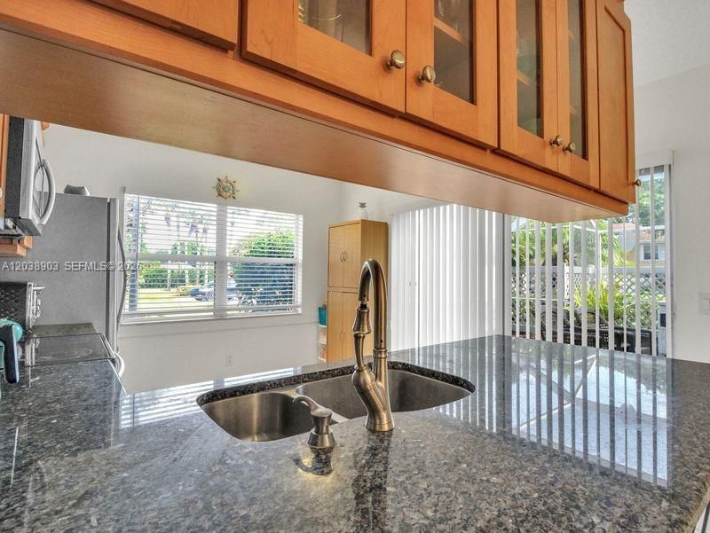 En Venta: $315,000 (2 camas, 2 baños, 0 Pies cuadrados)