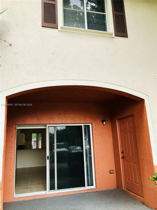 待售: $295,000 (2 贝兹, 2 浴室, 1140 平方英尺)