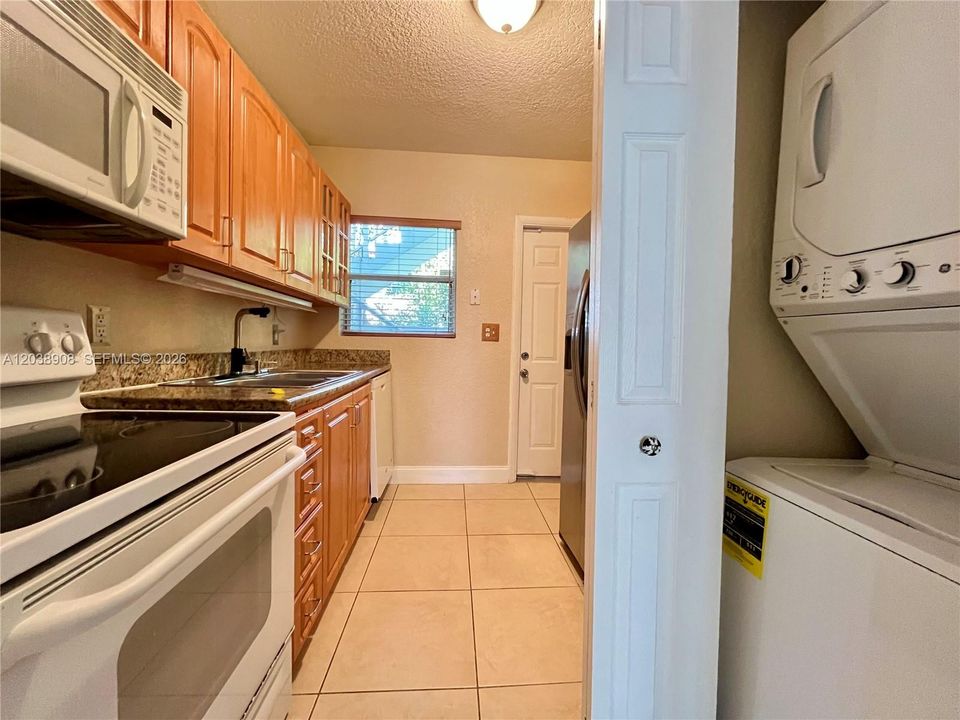 В аренду: $2,900 (2 спален, 2 ванн, 1052 Квадратных фут)