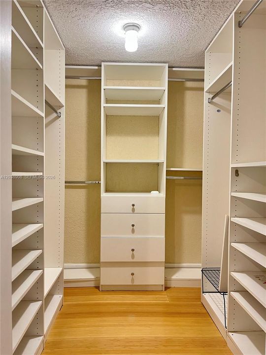 В аренду: $2,900 (2 спален, 2 ванн, 1052 Квадратных фут)