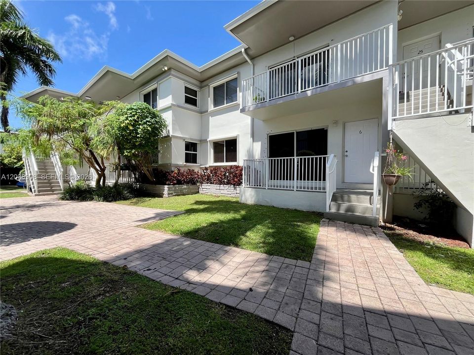 В аренду: $2,900 (2 спален, 2 ванн, 1052 Квадратных фут)
