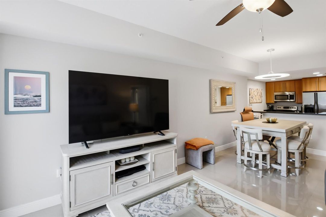 20260615-01-101 SE 20th Ave Unit 201, De