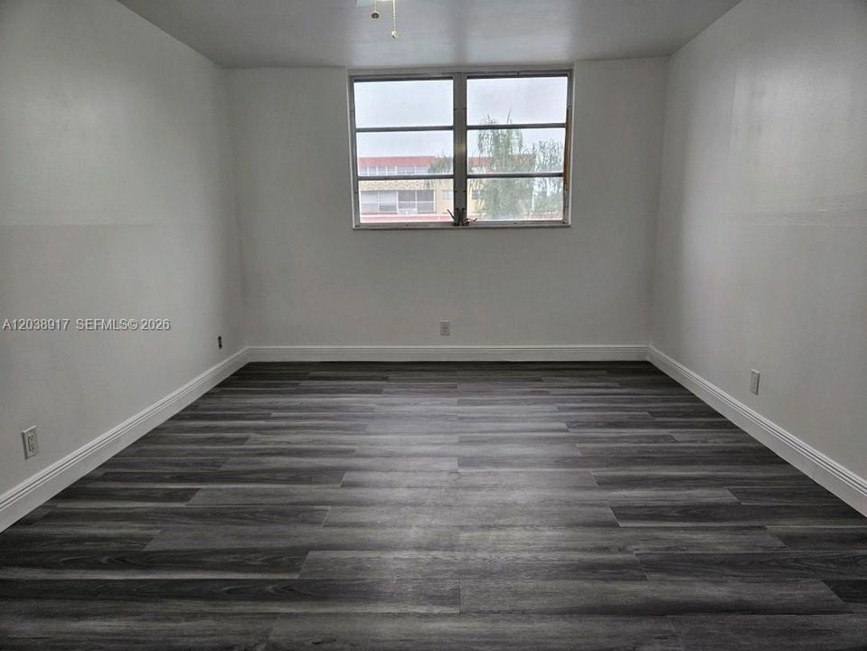 В аренду: $1,800 (1 спален, 1 ванн, 940 Квадратных фут)