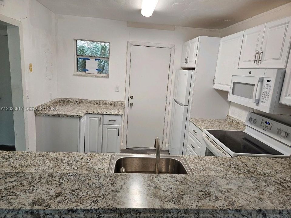 В аренду: $1,800 (1 спален, 1 ванн, 940 Квадратных фут)