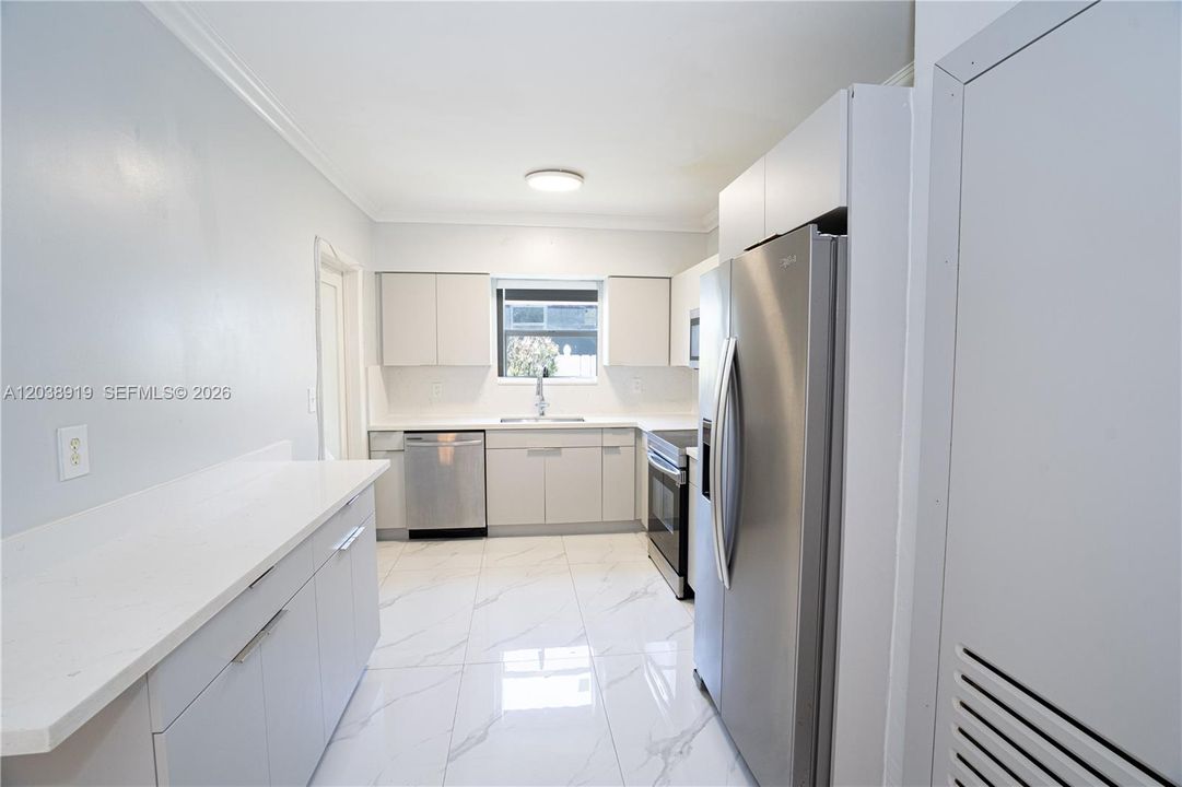 В аренду: $3,800 (3 спален, 2 ванн, 2398 Квадратных фут)
