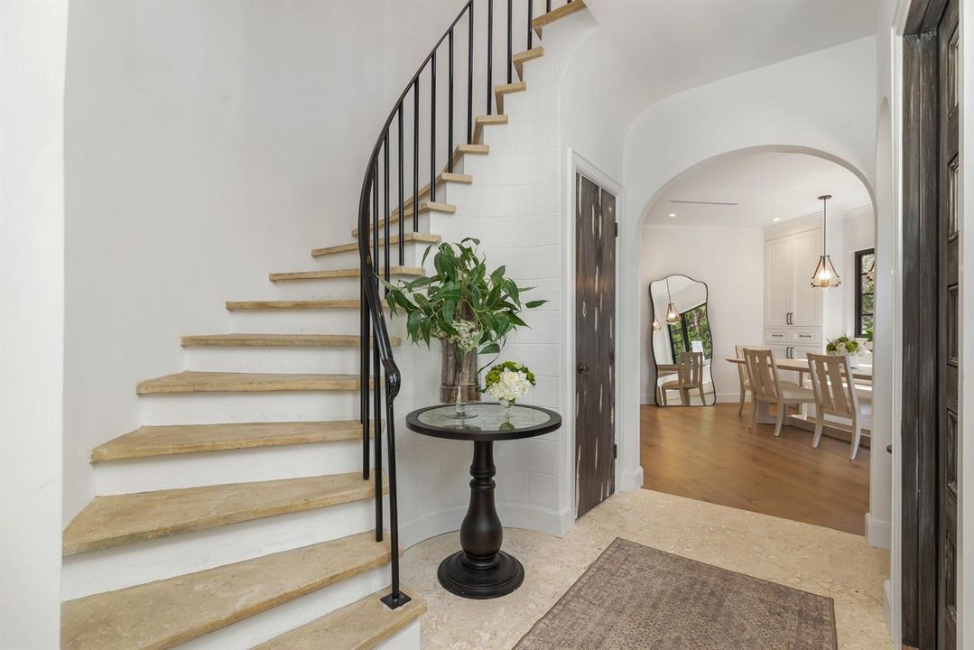 FOYER