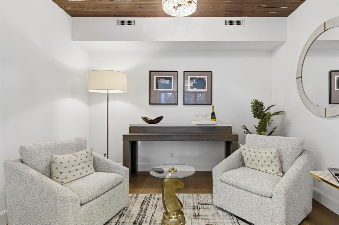 CLUB ROOM