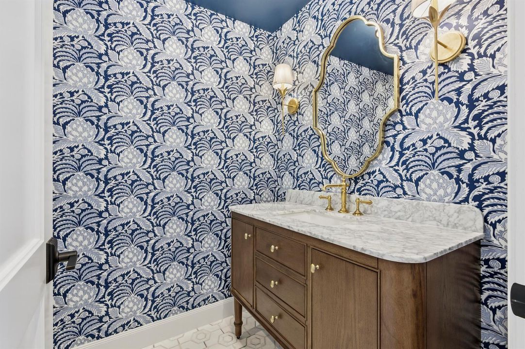 1ST FLR POWDER ROOM