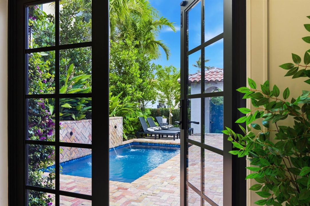 DINING ROOM VIEW