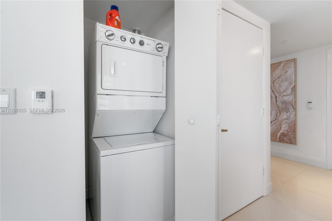 На продажу: $785,000 (2 спален, 2 ванн, 1168 Квадратных фут)