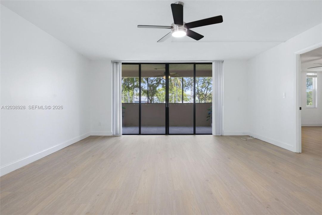 En Venta: $217,000 (2 camas, 2 baños, 1370 Pies cuadrados)