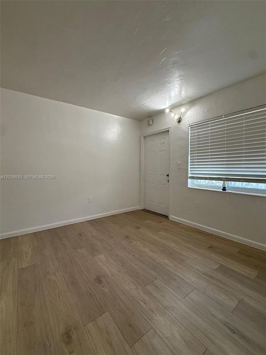 В аренду: $1,695 (1 спален, 1 ванн, 650 Квадратных фут)