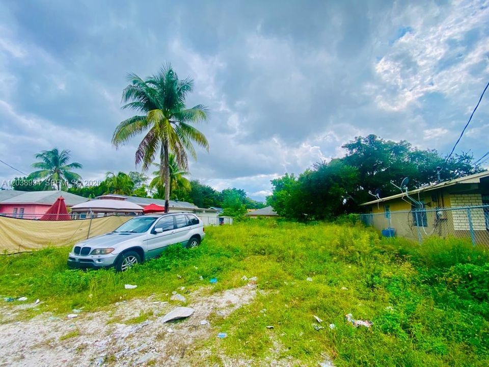 For Sale: $275,000 (0.10 acres)