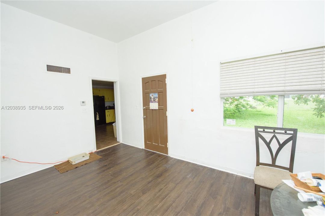 For Sale: $525,000 (2 beds, 2 baths, 1404 Square Feet)