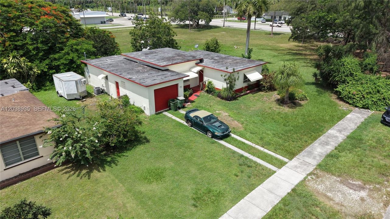 For Sale: $525,000 (2 beds, 2 baths, 1404 Square Feet)
