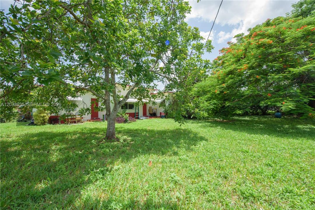 For Sale: $525,000 (2 beds, 2 baths, 1404 Square Feet)