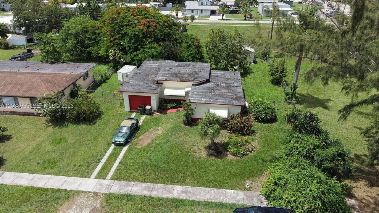 For Sale: $525,000 (2 beds, 2 baths, 1404 Square Feet)