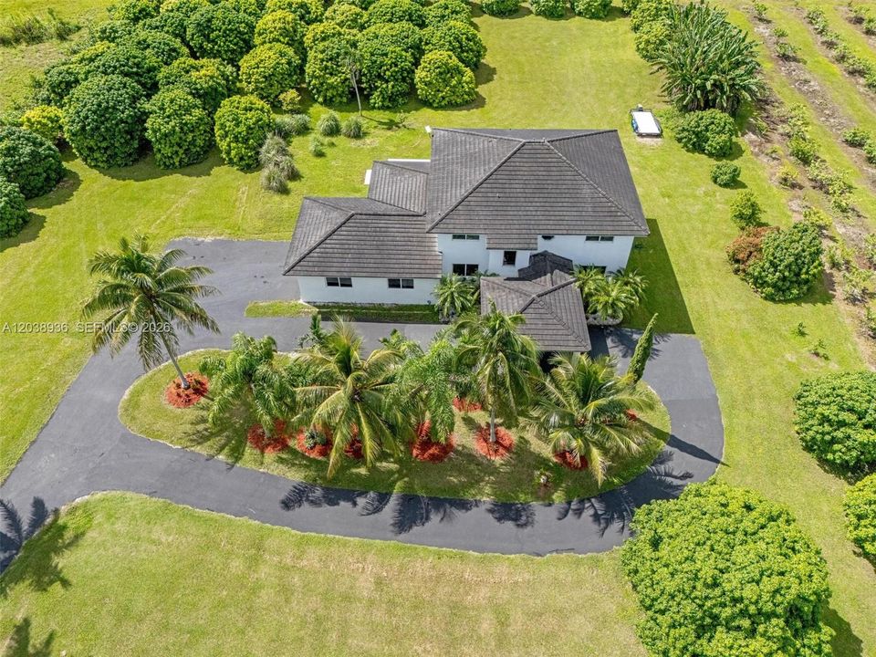 Недавно продано: $1,539,900 (4 спален, 3 ванн, 3540 Квадратных фут)