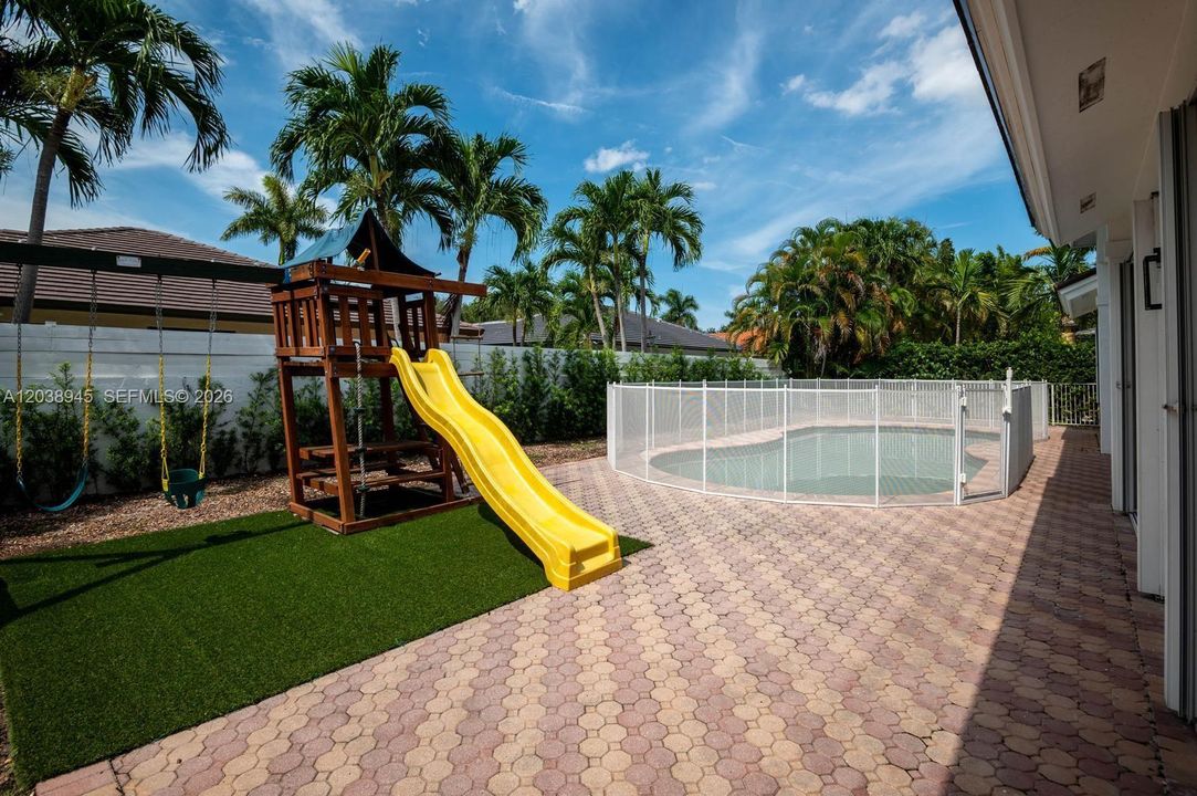 For Sale: $1,150,000 (3 beds, 2 baths, 2248 Square Feet)