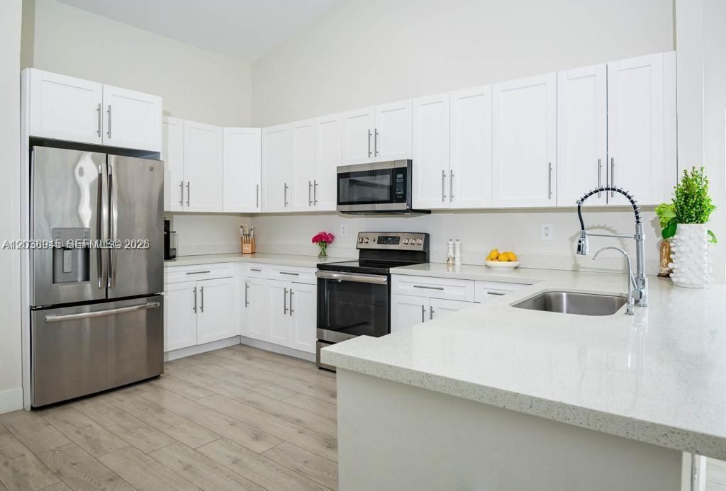 For Sale: $1,150,000 (3 beds, 2 baths, 2248 Square Feet)