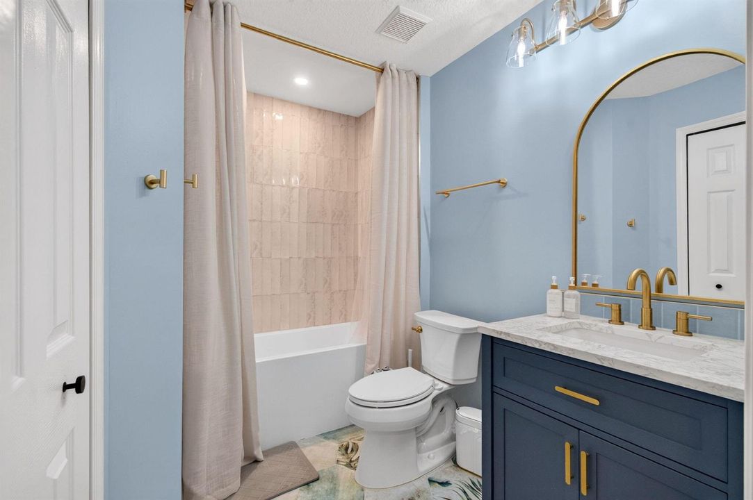 2nd bathroom tub combo