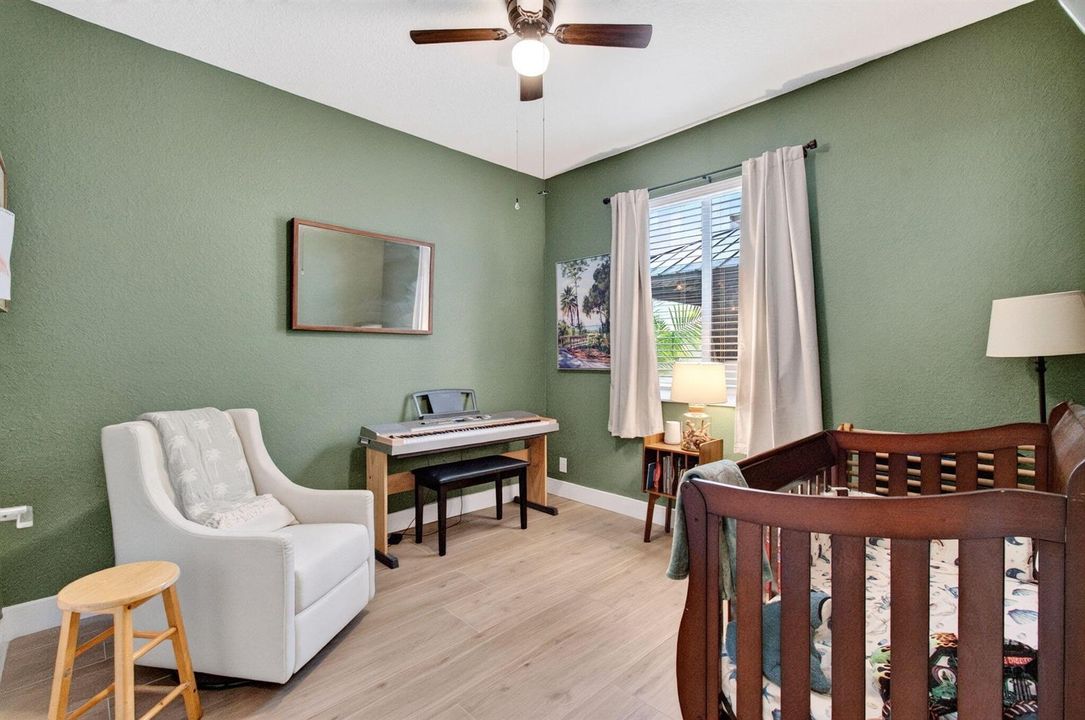 2nd bedroom