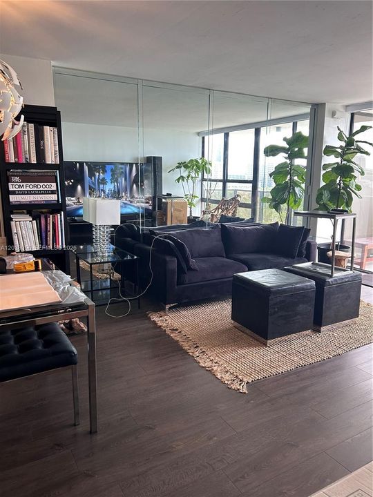 For Rent: $3,200 (2 beds, 2 baths, 990 Square Feet)