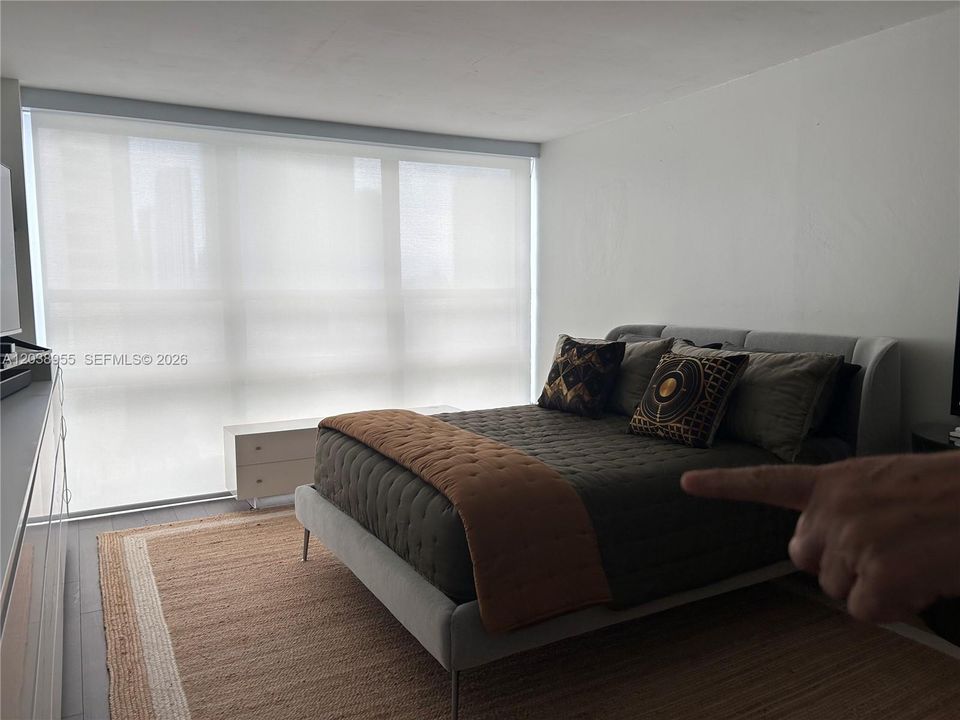 For Rent: $3,200 (2 beds, 2 baths, 990 Square Feet)