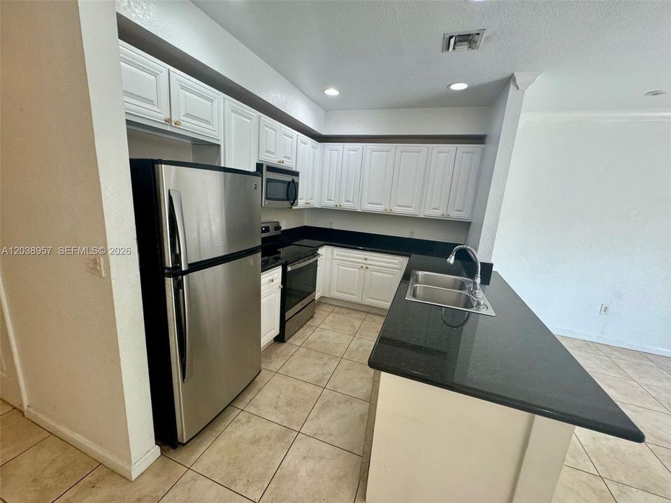 For Sale: $425,000 (3 beds, 2 baths, 1521 Square Feet)