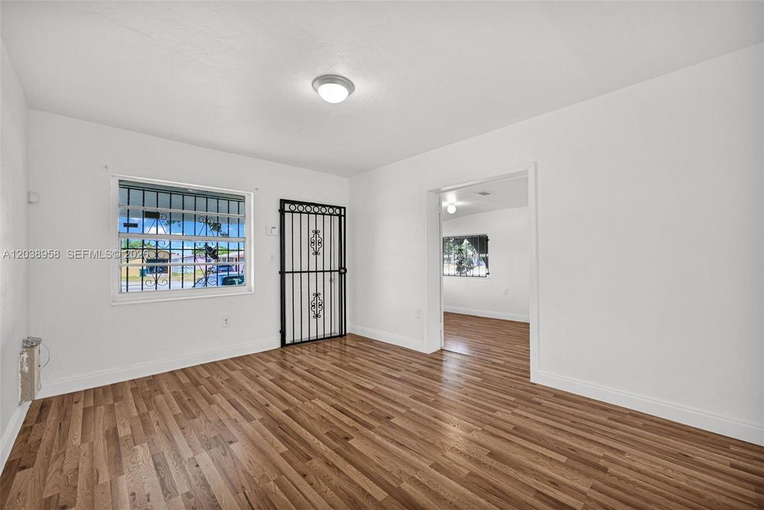 For Sale: $439,900 (3 beds, 1 baths, 1167 Square Feet)