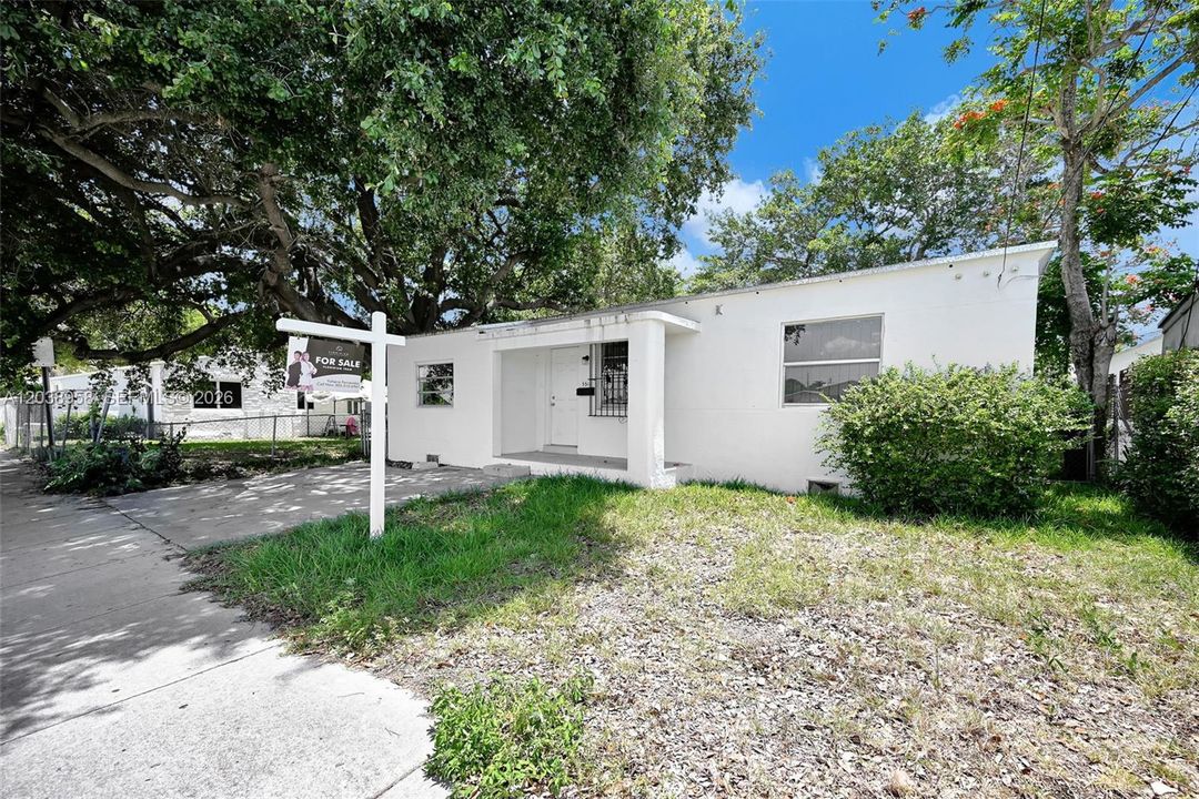For Sale: $439,900 (3 beds, 1 baths, 1167 Square Feet)