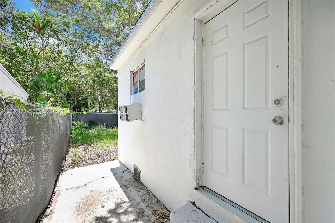 For Sale: $439,900 (3 beds, 1 baths, 1167 Square Feet)
