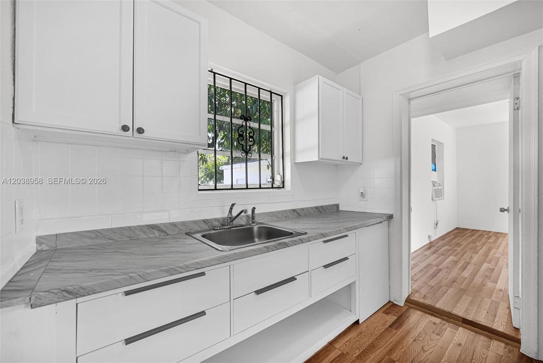 For Sale: $439,900 (3 beds, 1 baths, 1167 Square Feet)
