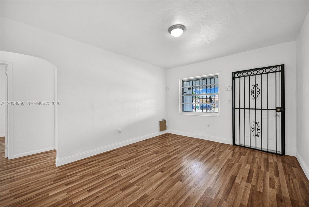For Sale: $439,900 (3 beds, 1 baths, 1167 Square Feet)