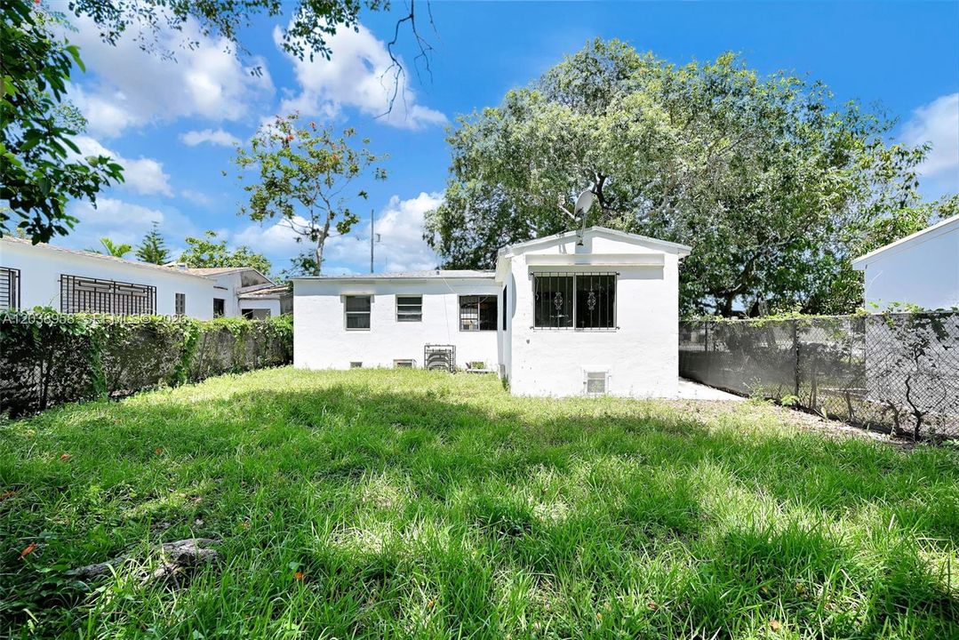 For Sale: $439,900 (3 beds, 1 baths, 1167 Square Feet)