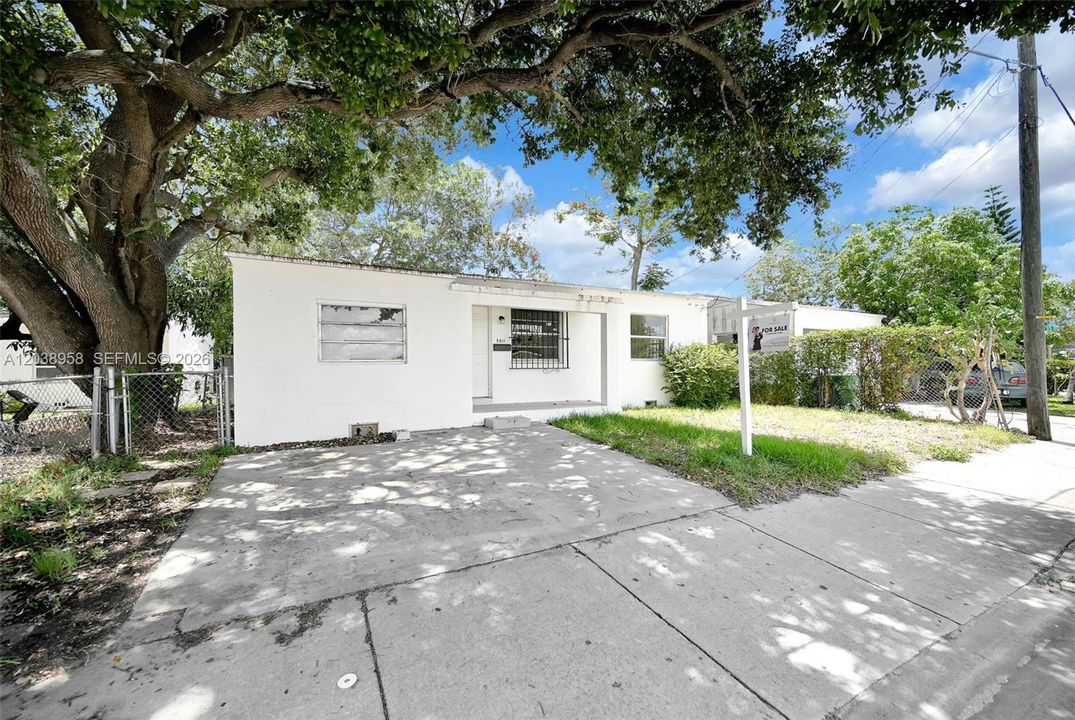 For Sale: $439,900 (3 beds, 1 baths, 1167 Square Feet)