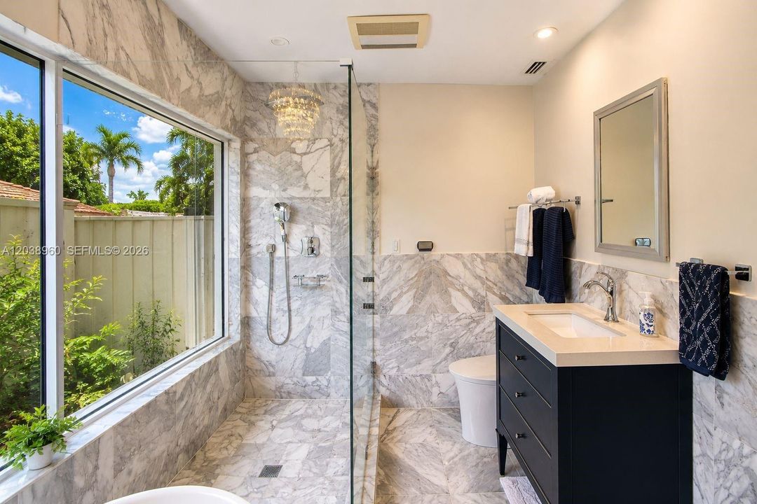 En Venta: $2,175,000 (5 camas, 4 baños, 3734 Pies cuadrados)