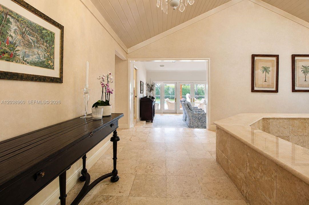 En Venta: $2,175,000 (5 camas, 4 baños, 3734 Pies cuadrados)