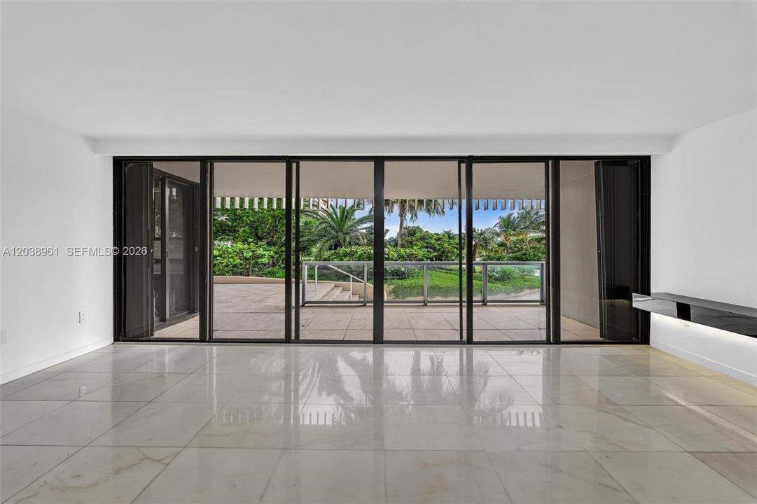 For Sale: $1,485,000 (2 beds, 2 baths, 1882 Square Feet)